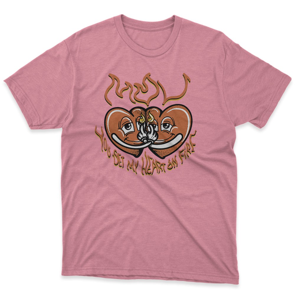 Camiseta Rosa You Set My Heart On Fire
