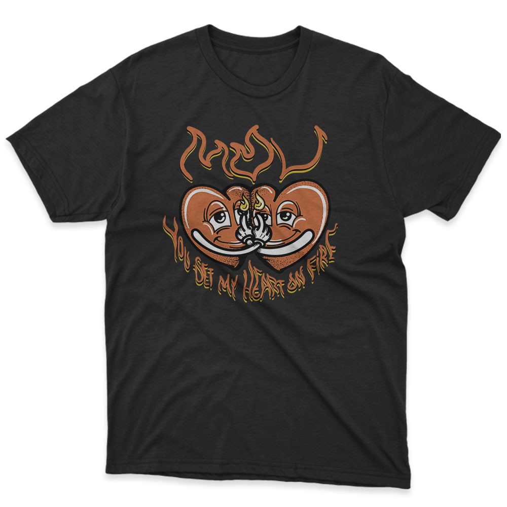 Camiseta Preta You Set My Heart On Fire